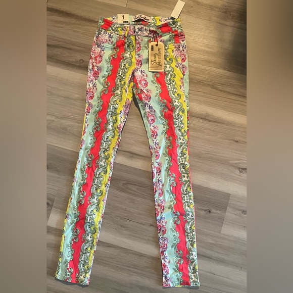 ‼️THRIFT STORE ALERT OFFER True Freedom Jeggings Floral Pants Juniors 1 Reg NWT - Picture 7 of 8